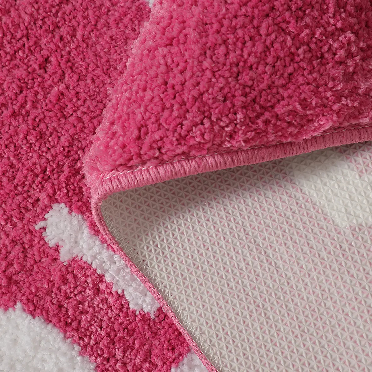 Classic Rectangle Pink Non-Slip Polyester Bath Mat - Absorbs Water, Quick-Dry, Machine-Washable Bath Rugs for Bathroom, Non-Customised Bathroom Accessory for Bathtub
