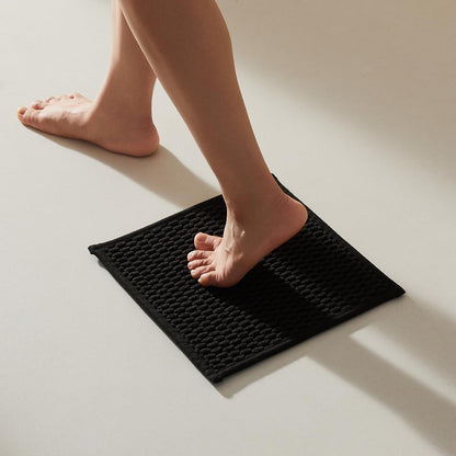 TYUU Bathroom Rugs Non Slip Washable, Super Absorbent Thin Bath Mat Small Quick Dry Low Pile Bathroom Rug, White 16"x24" / 1'4" x 2'