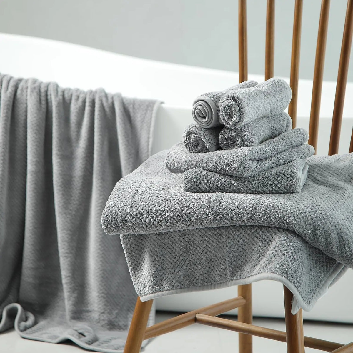 Bath Towel Set Pack of 4, 35.4"x 71" Microfiber Ultra Soft Highly Absorbent Bath Towel, Lightweight and Quick Drying Towels for Body, Sport, Yoga, SPA, Fitness, Grey