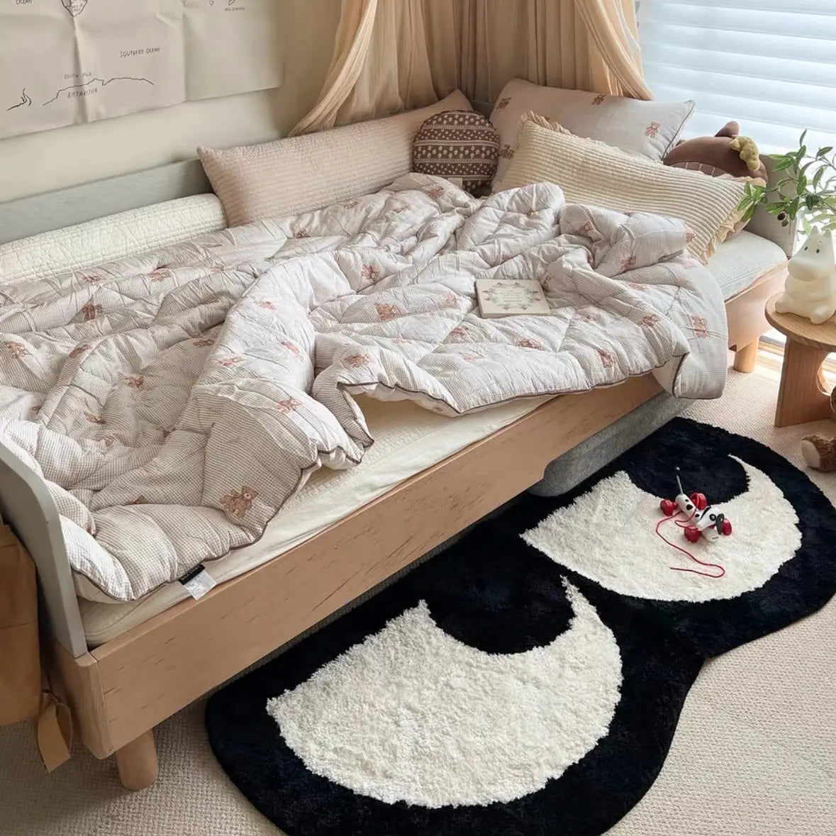 20x48 in Cartoon Eyes Tufted Soft Polyester Rug - Non-Slip Backing, Unique Graphic Design, Cool Rugs for Bedroom, Living Room Decor, Bedroom Items, Cozy Soft Furnishing