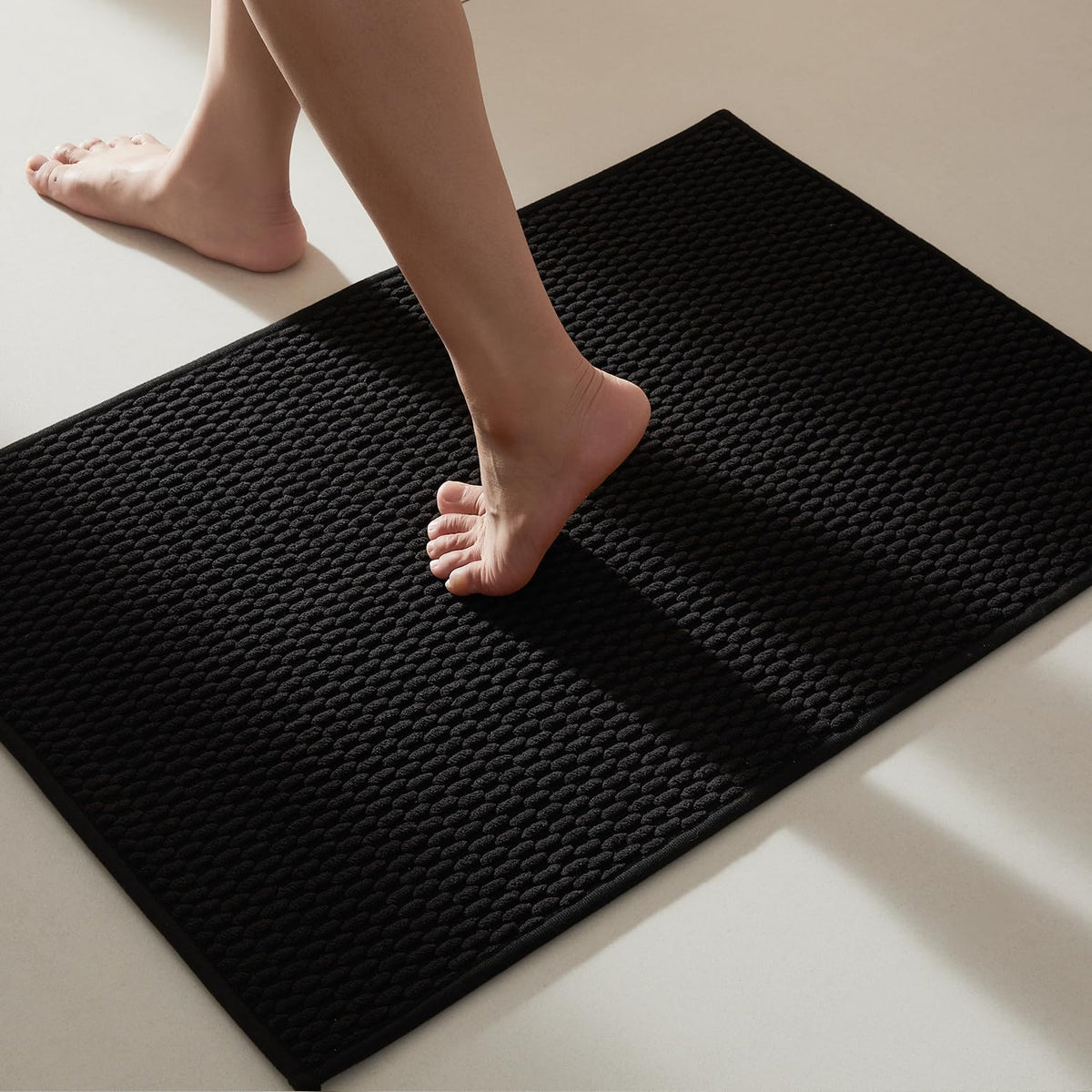 TYUU Bathroom Rugs Non Slip Washable, Super Absorbent Thin Bath Mat Small Quick Dry Low Pile Bathroom Rug, White 16"x24" / 1'4" x 2'