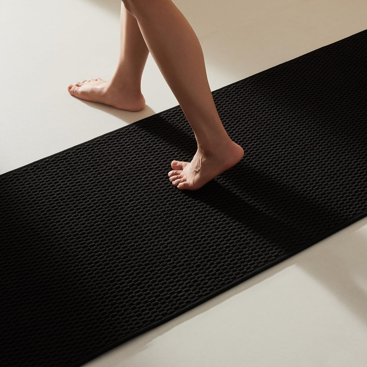 TYUU Bathroom Rugs Non Slip Washable, Super Absorbent Thin Bath Mat Small Quick Dry Low Pile Bathroom Rug, White 16"x24" / 1'4" x 2'
