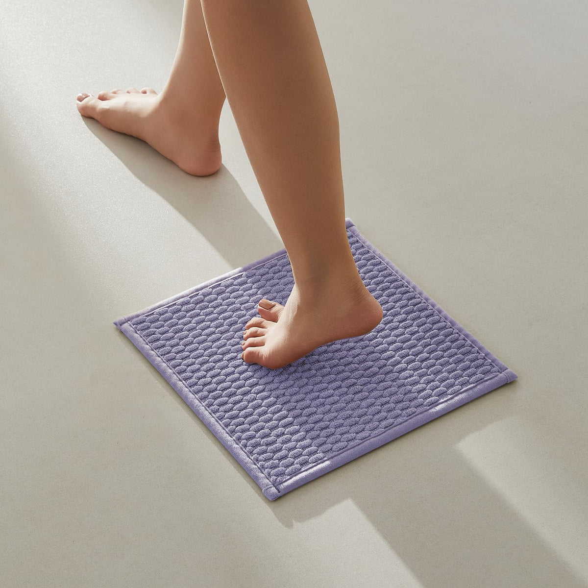 TYUU Bathroom Rugs Non Slip Washable, Super Absorbent Thin Bath Mat Small Quick Dry Low Pile Bathroom Rug, White 16"x24" / 1'4" x 2'