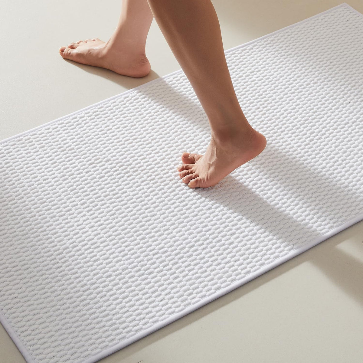 TYUU Bathroom Rugs Non Slip Washable, Super Absorbent Thin Bath Mat Small Quick Dry Low Pile Bathroom Rug, White 16"x24" / 1'4" x 2'