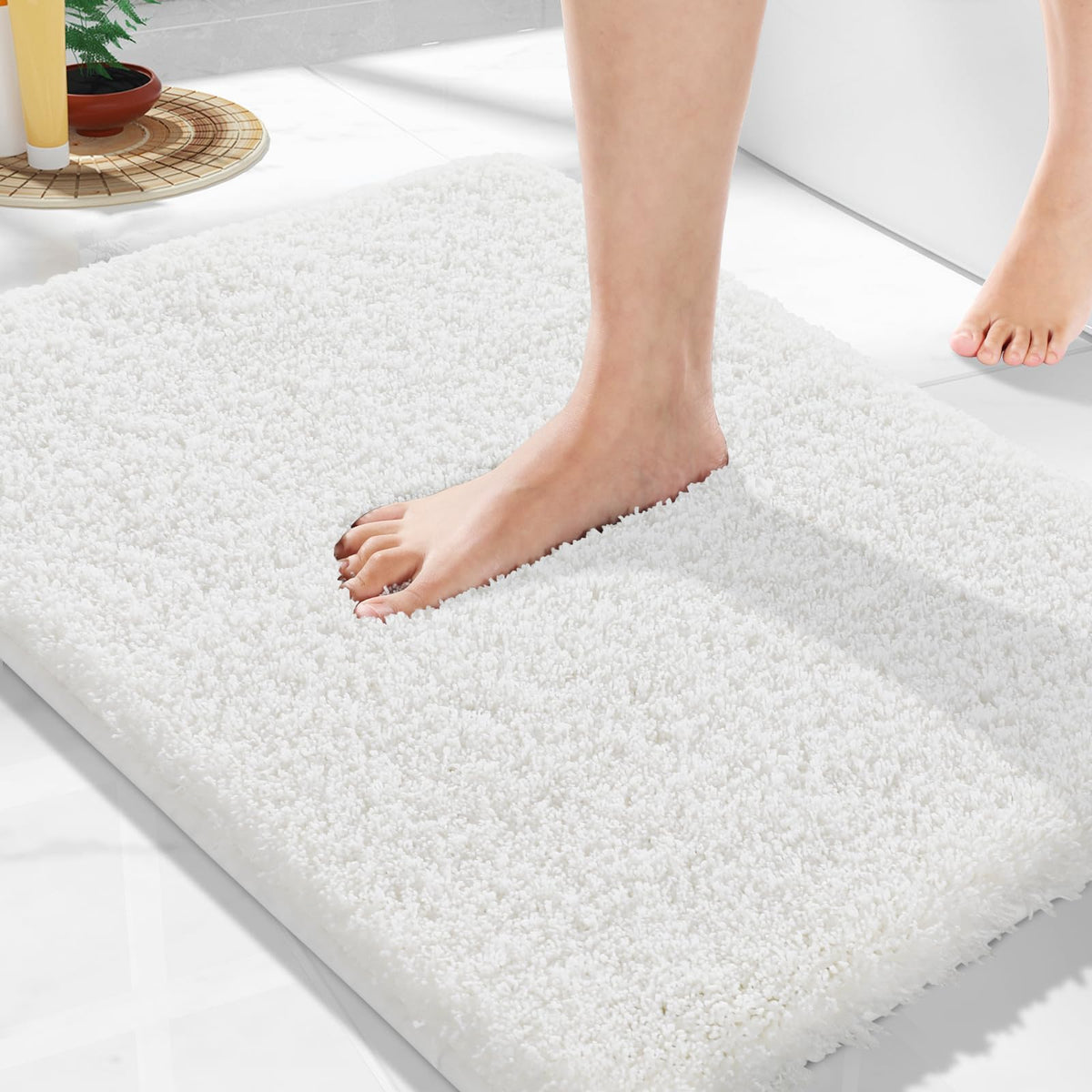 Yimobra Bathroom Rugs Non Slip Washable, Ultra Soft and Water Absorbent Bath Mats, Fluffy Shower Mat Outside, Plush Matts for Bathroom Floor/Sink, 24X17, Home Decor Accessories, Light Gray and White