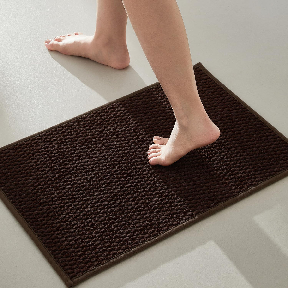 TYUU Bathroom Rugs Non Slip Washable, Super Absorbent Thin Bath Mat Small Quick Dry Low Pile Bathroom Rug, White 16"x24" / 1'4" x 2'