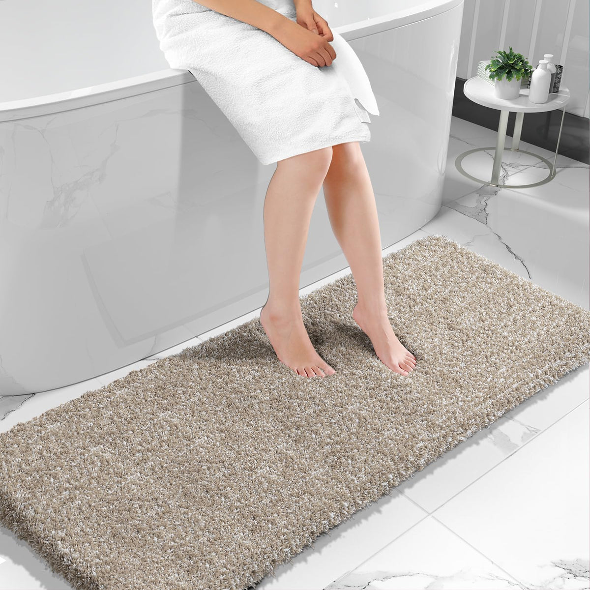 Yimobra Bathroom Rugs Non Slip Washable, Ultra Soft and Water Absorbent Bath Mats, Fluffy Shower Mat Outside, Plush Matts for Bathroom Floor/Sink, 24X17, Home Decor Accessories, Light Gray and White