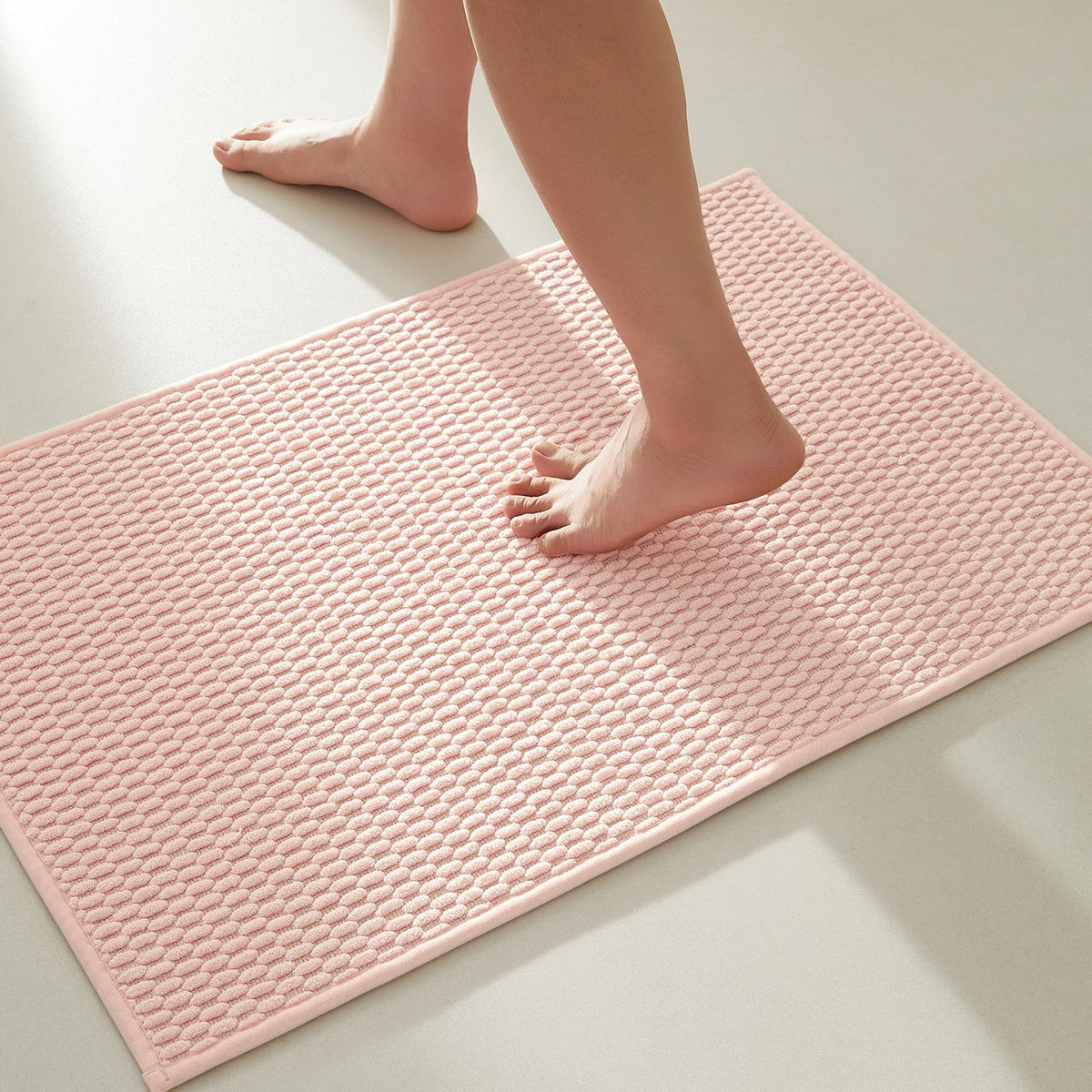 TYUU Bathroom Rugs Non Slip Washable, Super Absorbent Thin Bath Mat Small Quick Dry Low Pile Bathroom Rug, White 16"x24" / 1'4" x 2'