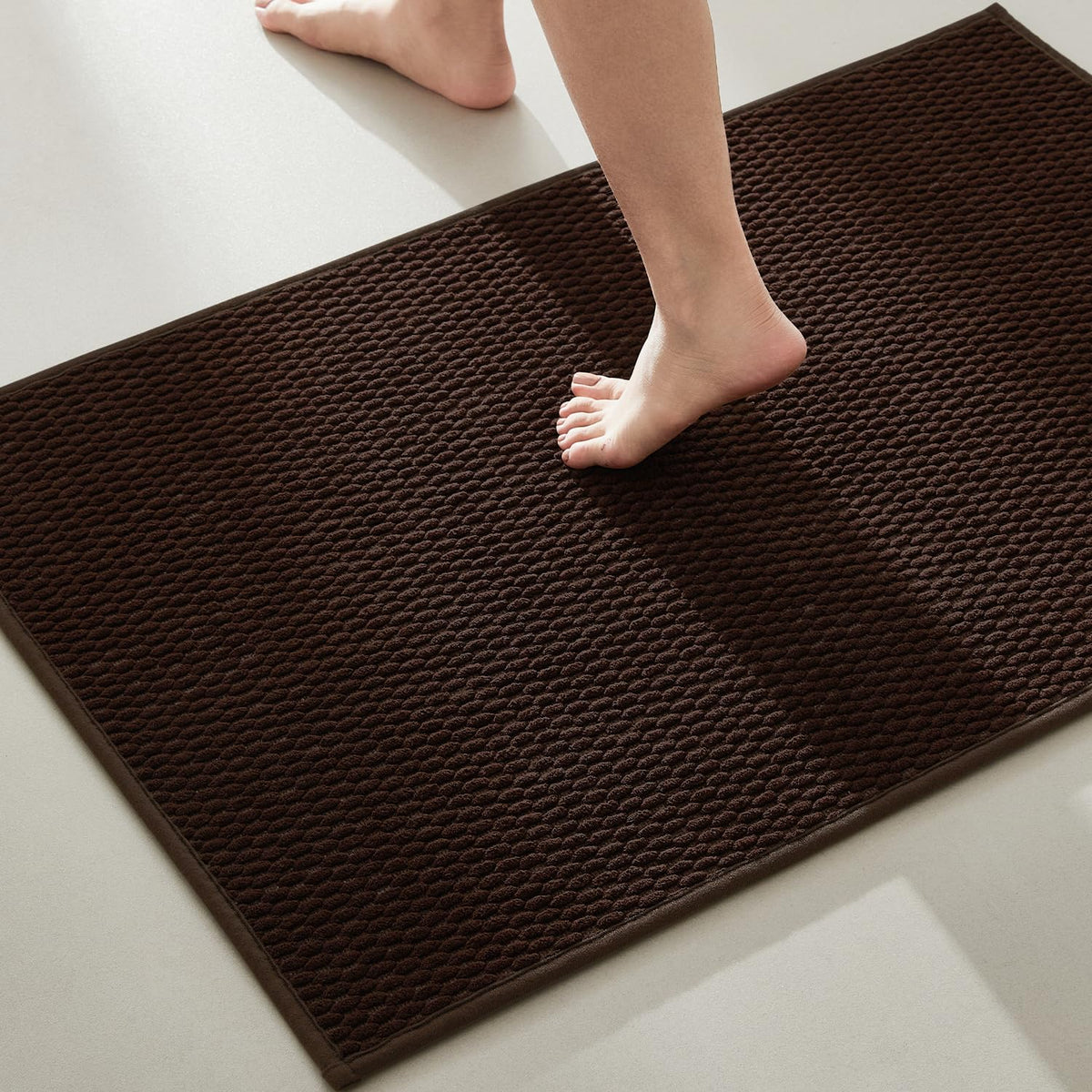 TYUU Bathroom Rugs Non Slip Washable, Super Absorbent Thin Bath Mat Small Quick Dry Low Pile Bathroom Rug, White 16"x24" / 1'4" x 2'