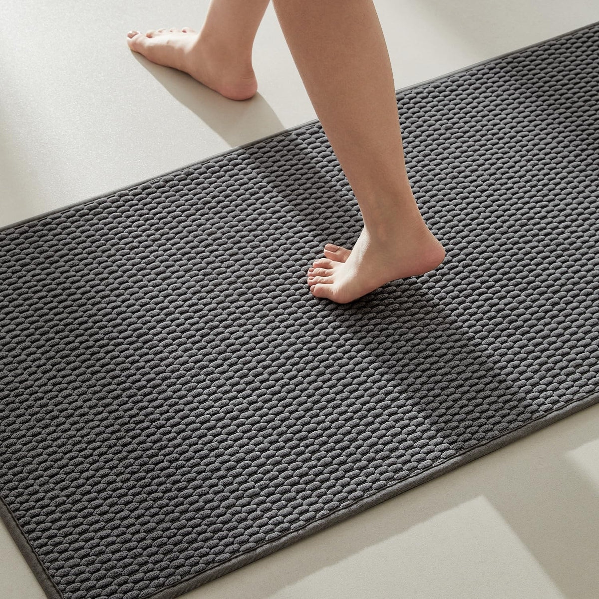 TYUU Bathroom Rugs Non Slip Washable, Super Absorbent Thin Bath Mat Small Quick Dry Low Pile Bathroom Rug, White 16"x24" / 1'4" x 2'