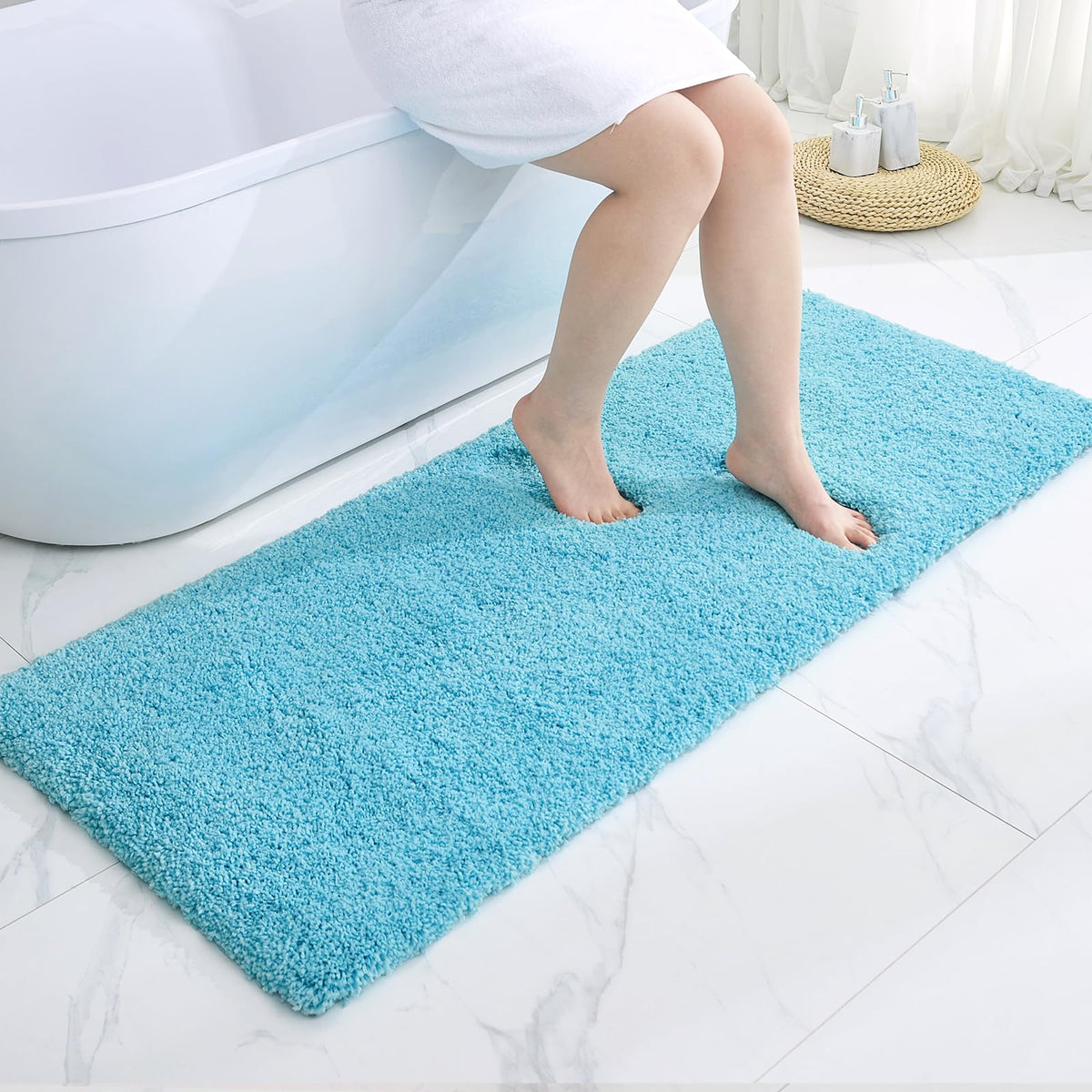 Disolla White Bathroom Rugs 17x24, Microfiber Non-Slip Plush Small Bath Mat