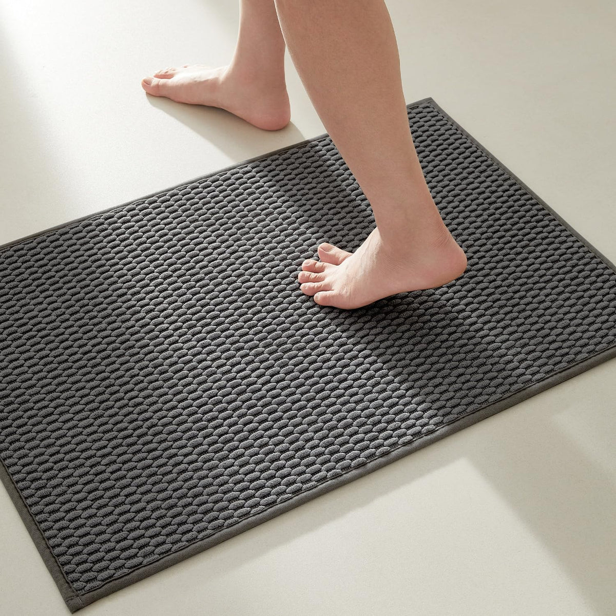 TYUU Bathroom Rugs Non Slip Washable, Super Absorbent Thin Bath Mat Small Quick Dry Low Pile Bathroom Rug, White 16"x24" / 1'4" x 2'