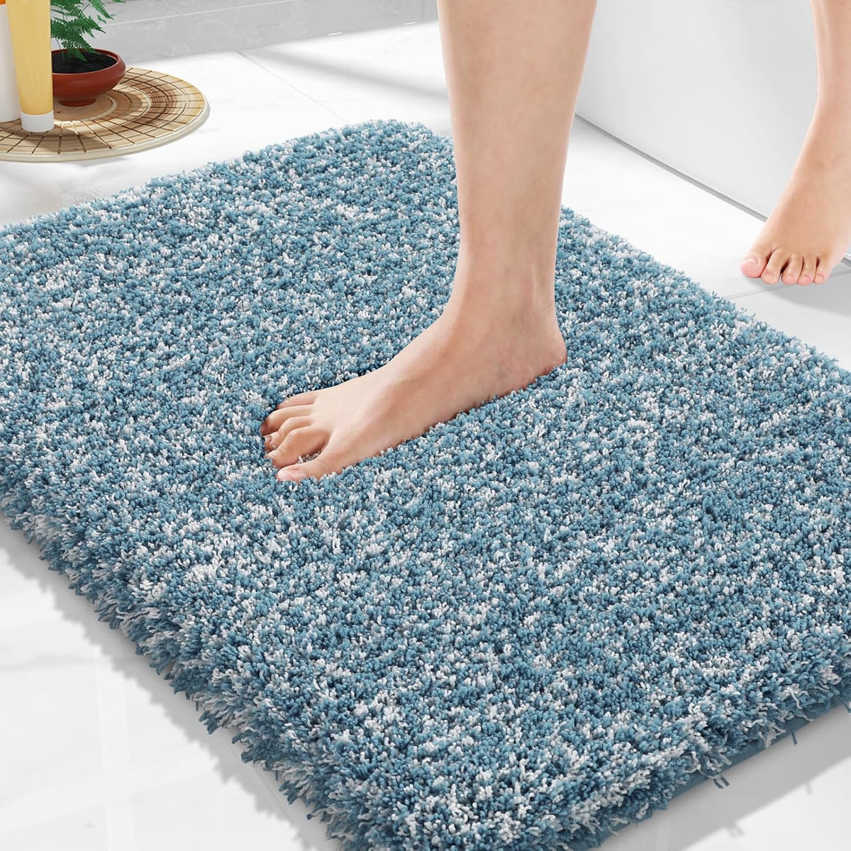 Yimobra Bathroom Rugs Non Slip Washable, Ultra Soft and Water Absorbent Bath Mats, Fluffy Shower Mat Outside, Plush Matts for Bathroom Floor/Sink, 24X17, Home Decor Accessories, Light Gray and White