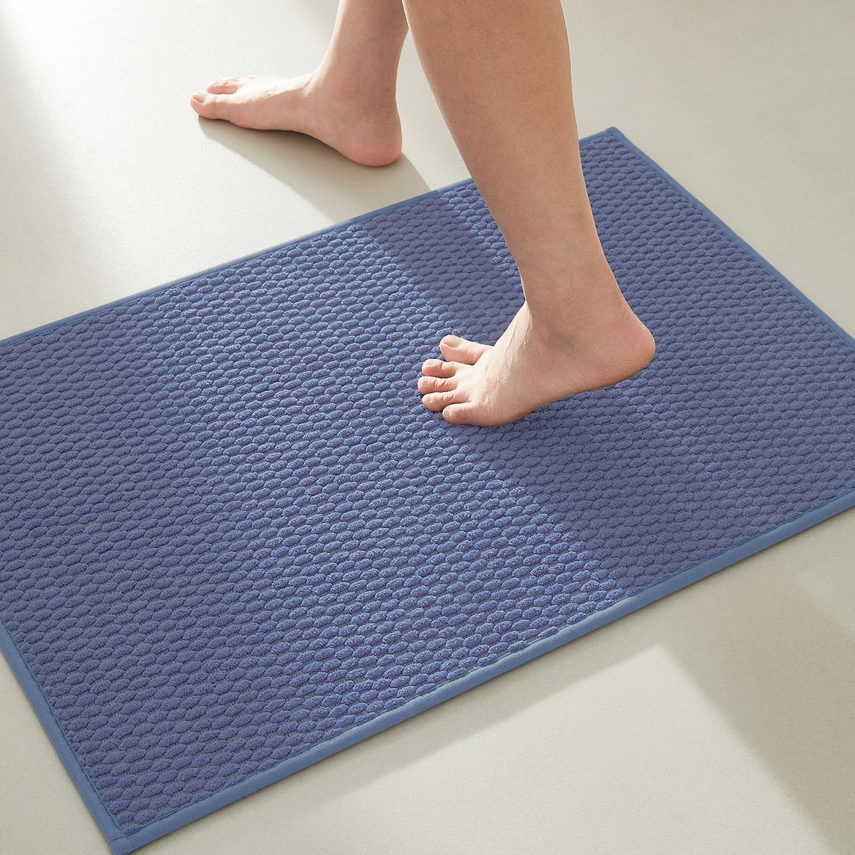 TYUU Bathroom Rugs Non Slip Washable, Super Absorbent Thin Bath Mat Small Quick Dry Low Pile Bathroom Rug, White 16"x24" / 1'4" x 2'