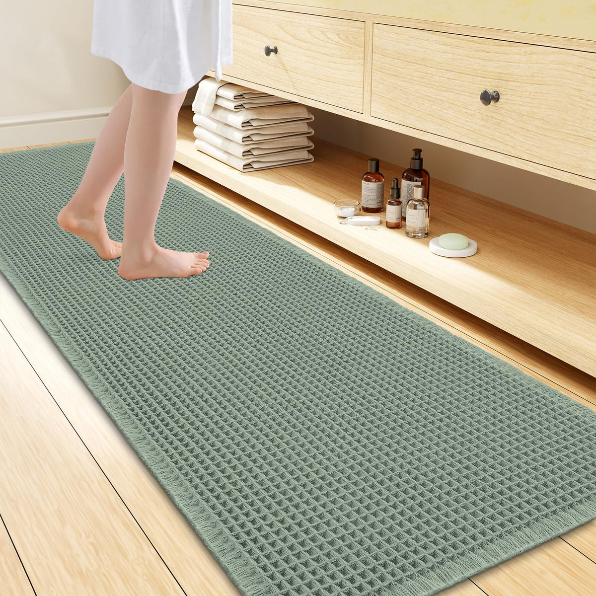 Smiry Waffle Bath Mat 30X20, Extra Soft Absorbent Bathroom Rugs, Brown