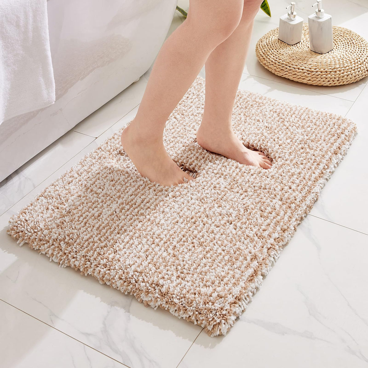 Disolla White Bathroom Rugs 17x24, Microfiber Non-Slip Plush Small Bath Mat