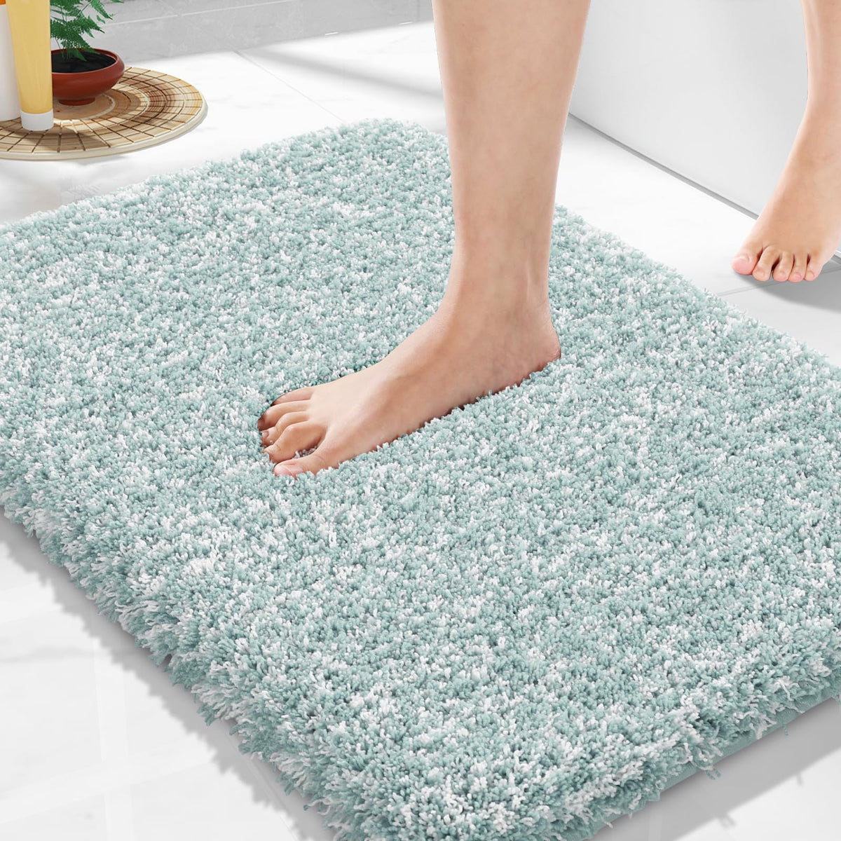 Yimobra Bathroom Rugs Non Slip Washable, Ultra Soft and Water Absorbent Bath Mats, Fluffy Shower Mat Outside, Plush Matts for Bathroom Floor/Sink, 24X17, Home Decor Accessories, Light Gray and White