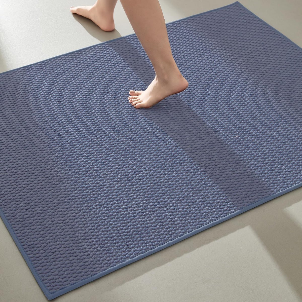 TYUU Bathroom Rugs Non Slip Washable, Super Absorbent Thin Bath Mat Small Quick Dry Low Pile Bathroom Rug, White 16"x24" / 1'4" x 2'