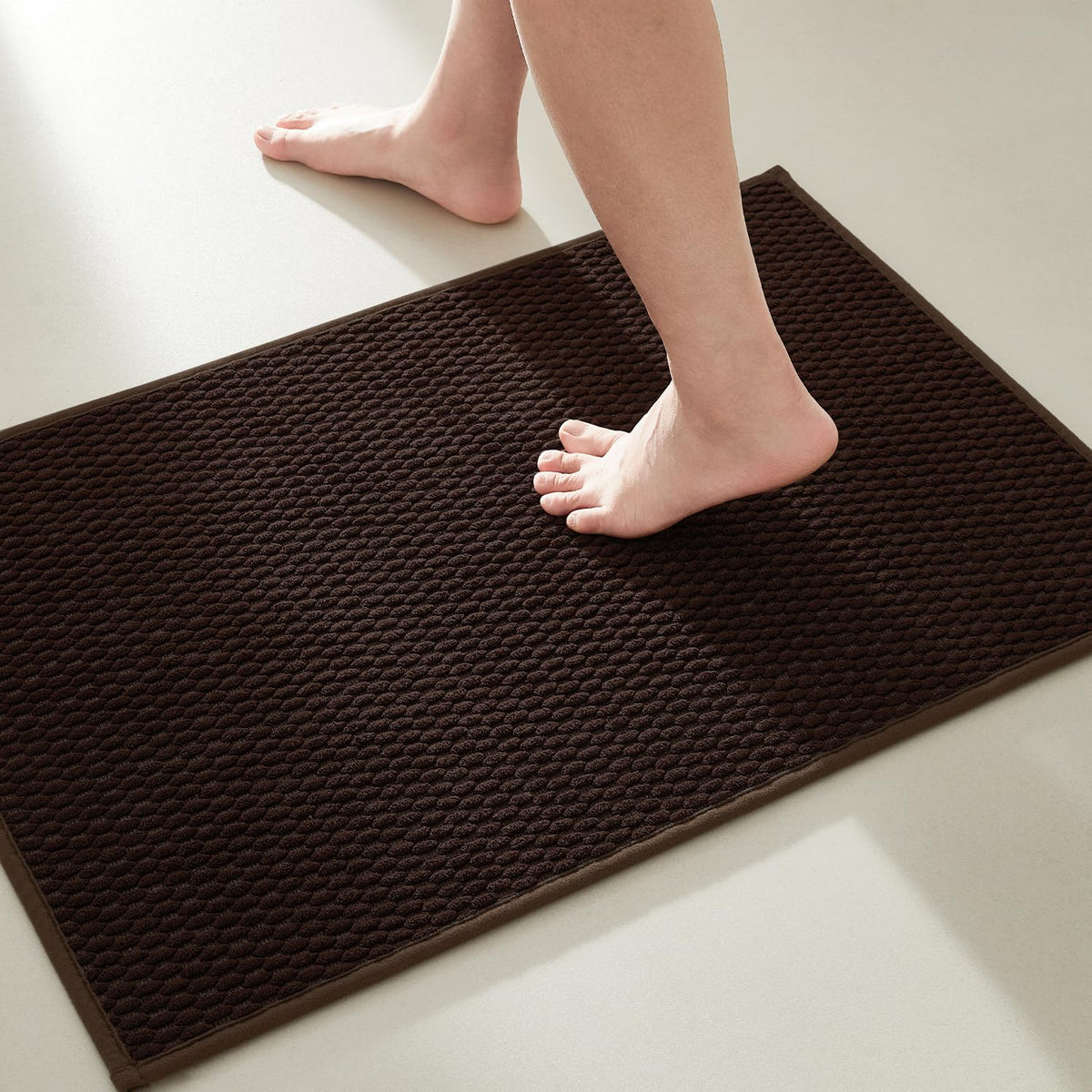 TYUU Bathroom Rugs Non Slip Washable, Super Absorbent Thin Bath Mat Small Quick Dry Low Pile Bathroom Rug, White 16"x24" / 1'4" x 2'