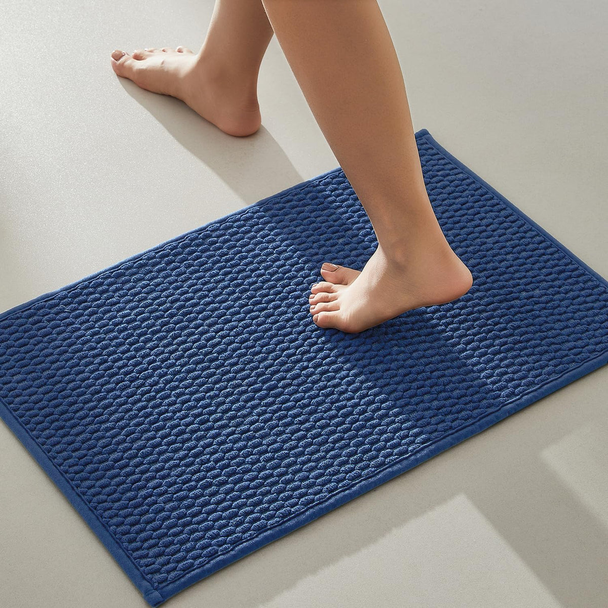 TYUU Bathroom Rugs Non Slip Washable, Super Absorbent Thin Bath Mat Small Quick Dry Low Pile Bathroom Rug, White 16"x24" / 1'4" x 2'