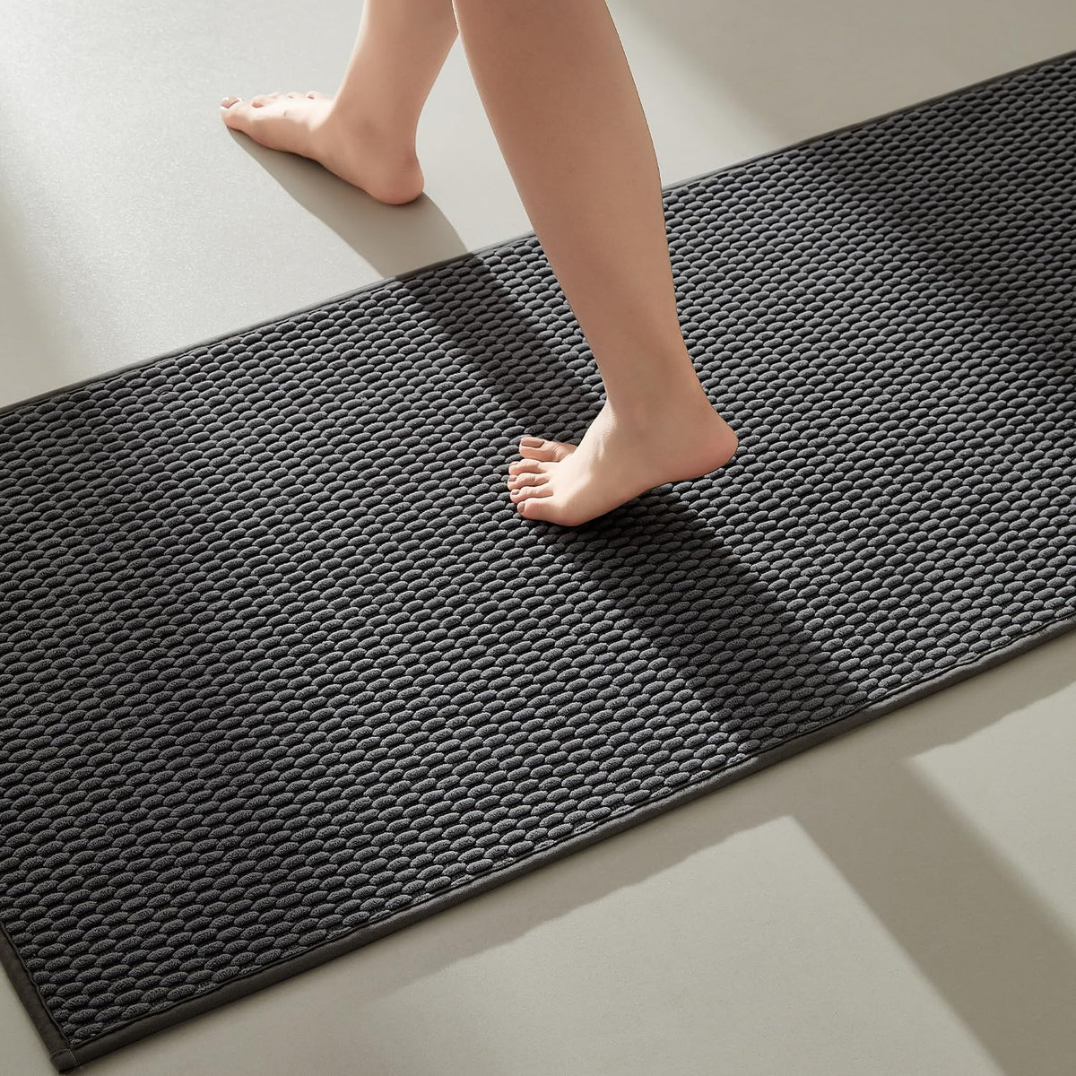 TYUU Bathroom Rugs Non Slip Washable, Super Absorbent Thin Bath Mat Small Quick Dry Low Pile Bathroom Rug, White 16"x24" / 1'4" x 2'