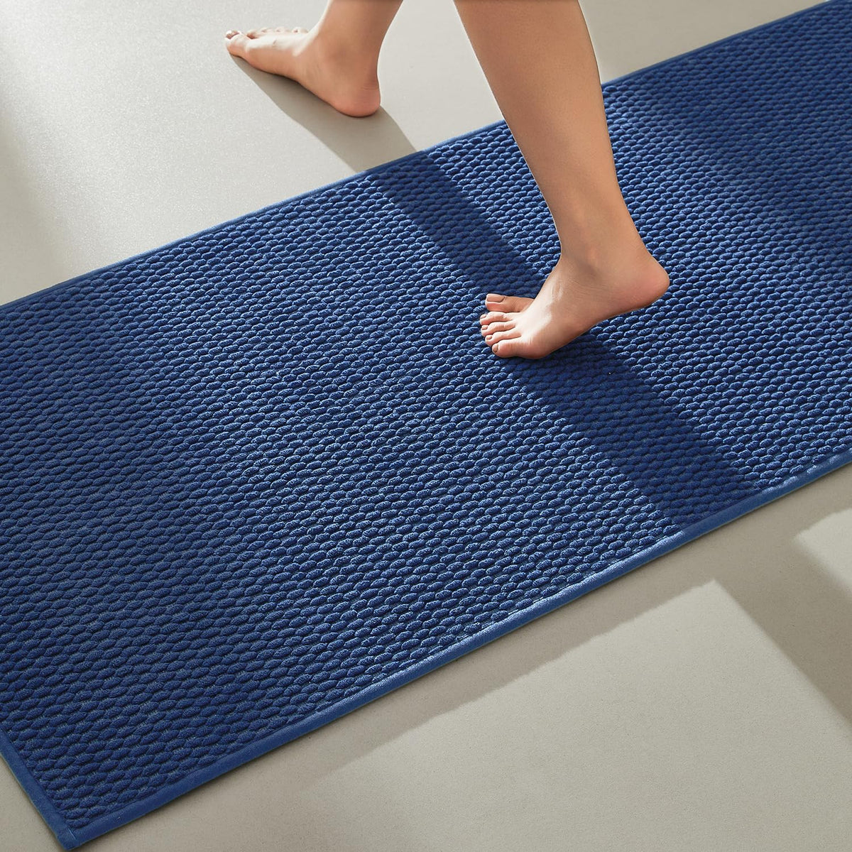 TYUU Bathroom Rugs Non Slip Washable, Super Absorbent Thin Bath Mat Small Quick Dry Low Pile Bathroom Rug, White 16"x24" / 1'4" x 2'