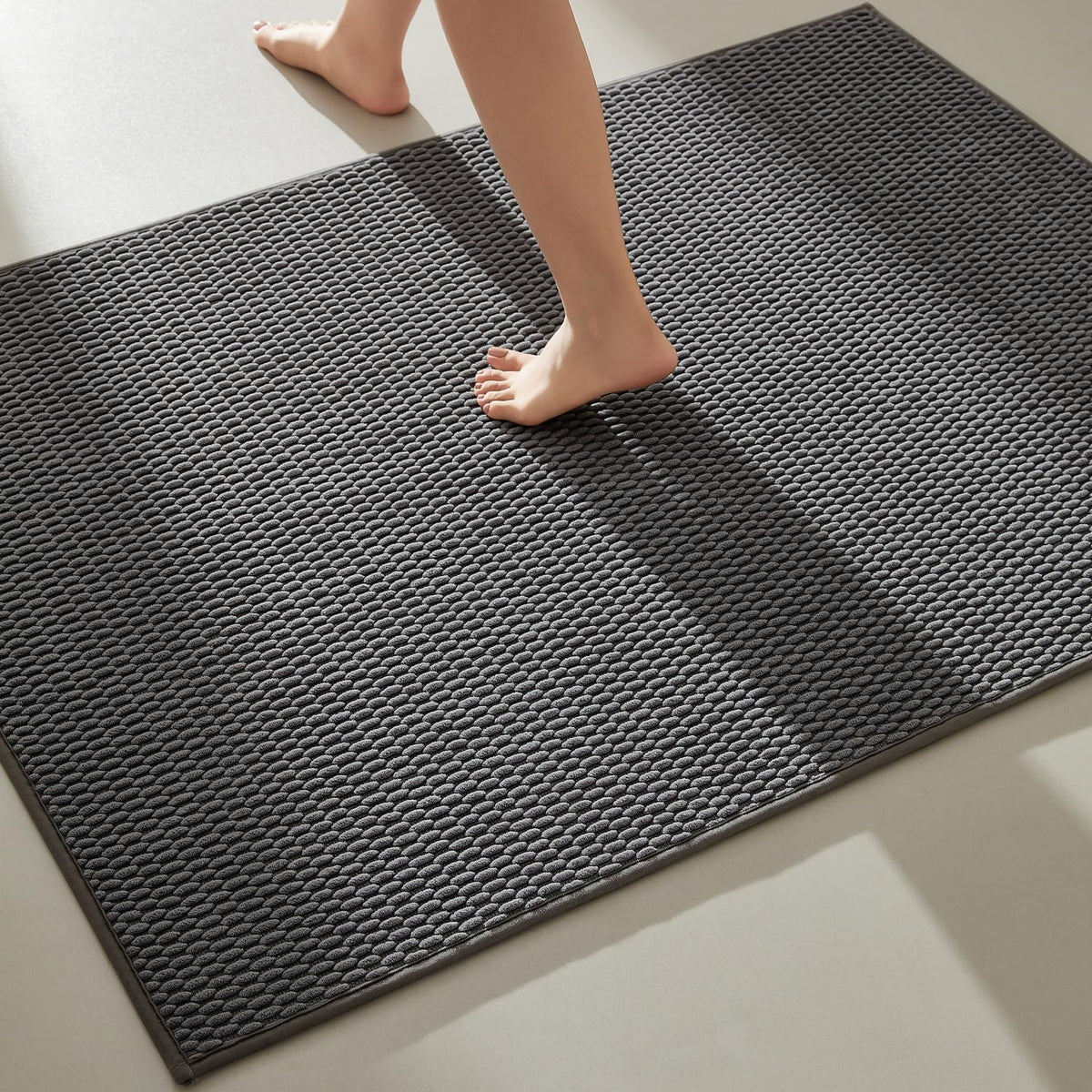 TYUU Bathroom Rugs Non Slip Washable, Super Absorbent Thin Bath Mat Small Quick Dry Low Pile Bathroom Rug, White 16"x24" / 1'4" x 2'