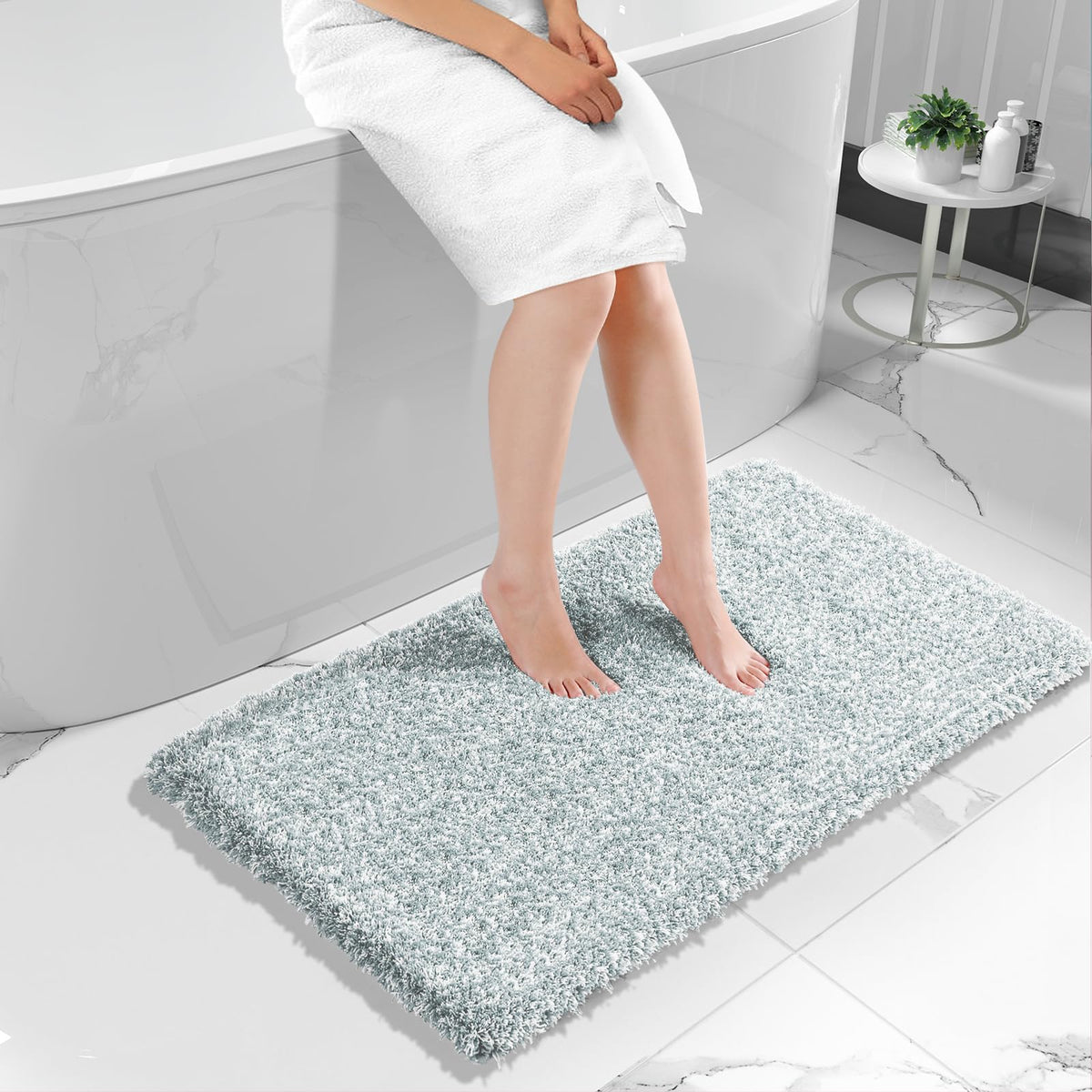 Yimobra Bathroom Rugs Non Slip Washable, Ultra Soft and Water Absorbent Bath Mats, Fluffy Shower Mat Outside, Plush Matts for Bathroom Floor/Sink, 24X17, Home Decor Accessories, Light Gray and White