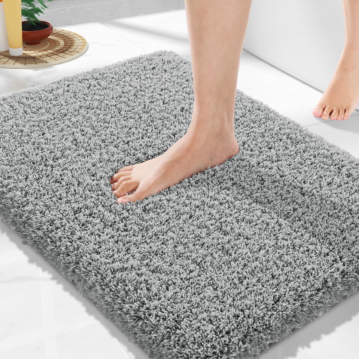 Yimobra Bathroom Rugs Non Slip Washable, Ultra Soft and Water Absorbent Bath Mats, Fluffy Shower Mat Outside, Plush Matts for Bathroom Floor/Sink, 24X17, Home Decor Accessories, Light Gray and White