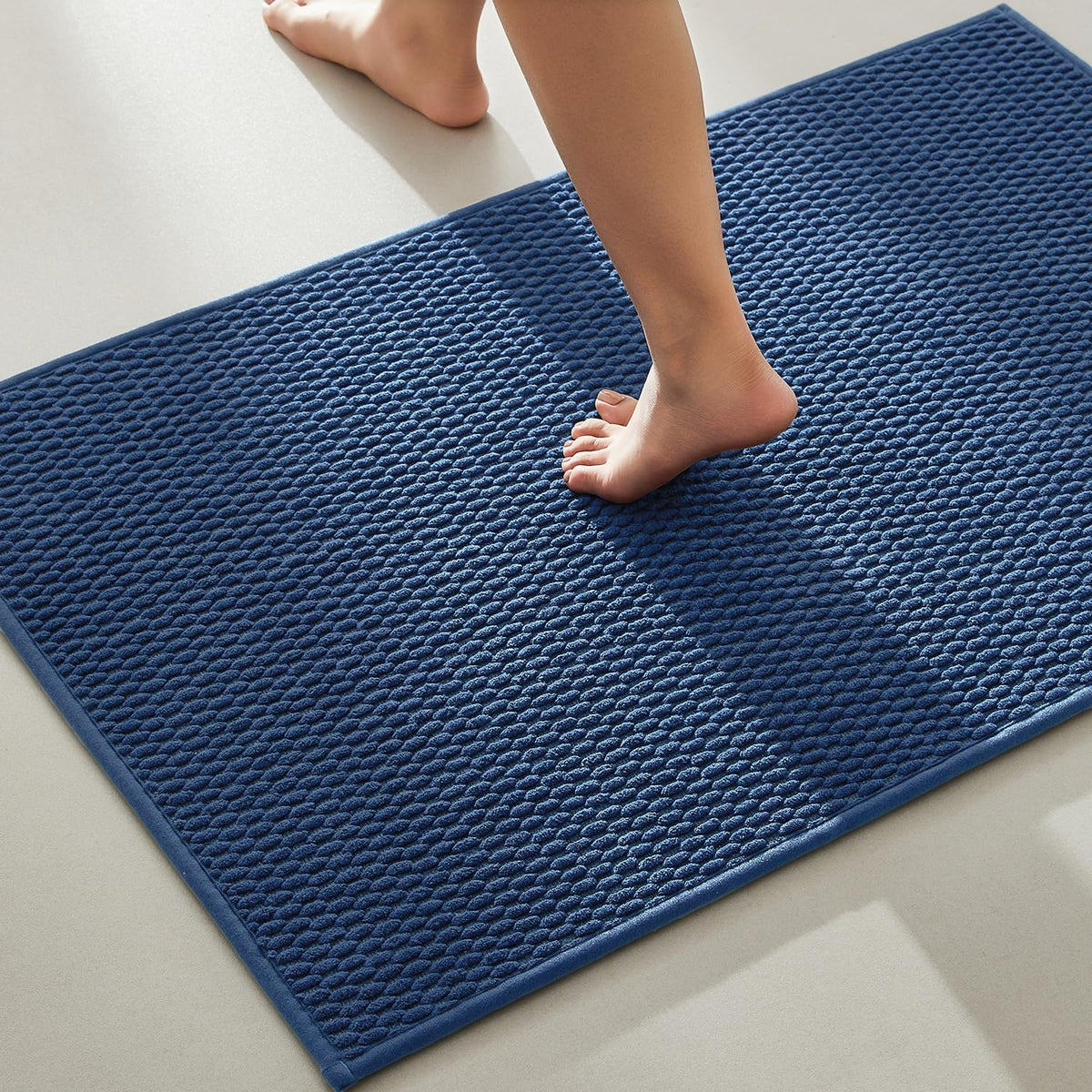 TYUU Bathroom Rugs Non Slip Washable, Super Absorbent Thin Bath Mat Small Quick Dry Low Pile Bathroom Rug, White 16"x24" / 1'4" x 2'