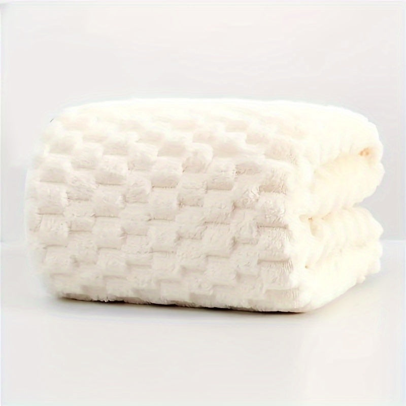 A Waffle Weave Bath Towel Made of Ultra-Absorbent Microfiber, Quick-Drying Textured Towel, Soft Spa And Gym Towel, Durable for Everyday Use, Making It an Ideal Christmas Gift