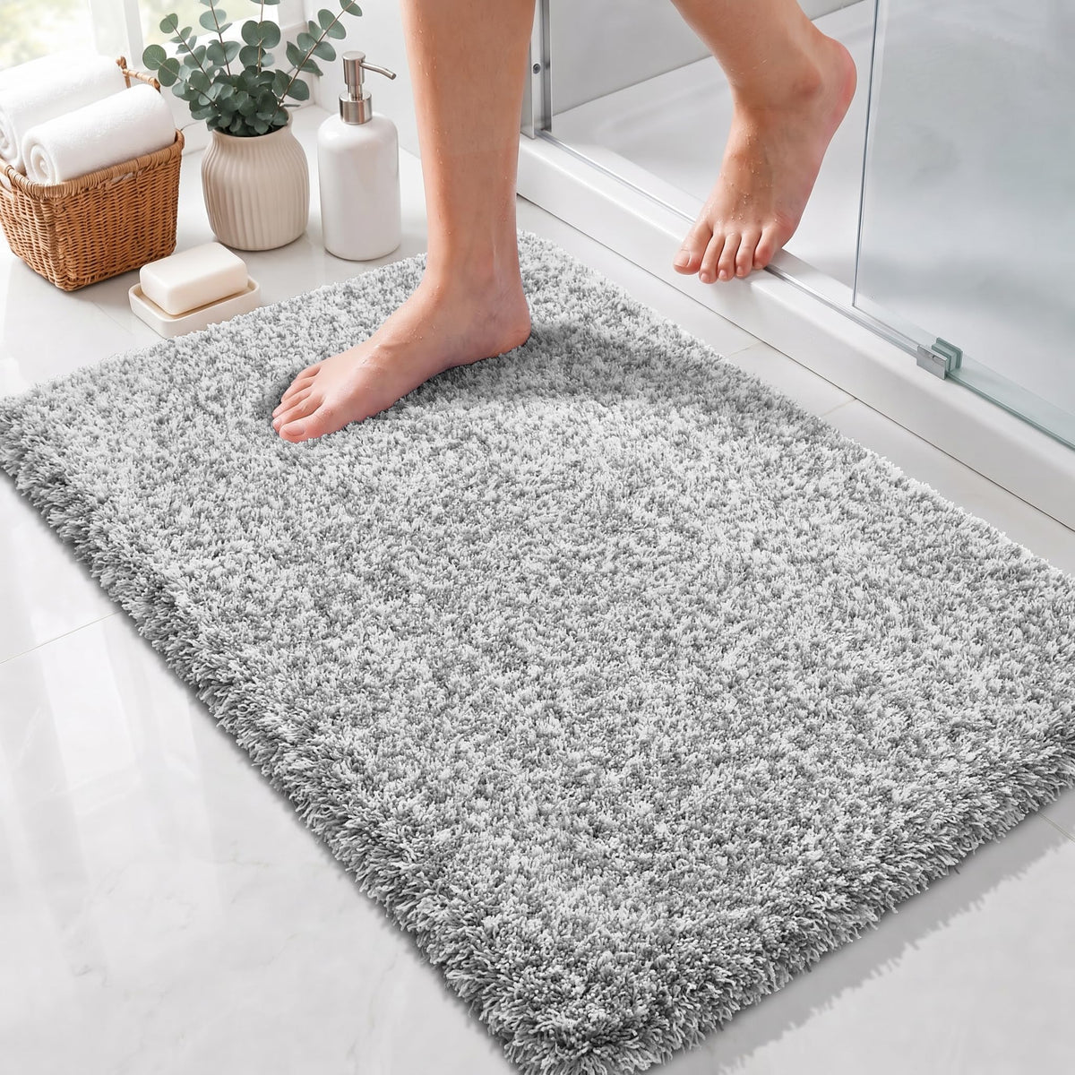 Yimobra Bathroom Rugs Non Slip Washable, Ultra Soft and Water Absorbent Bath Mats, Fluffy Shower Mat Outside, Plush Matts for Bathroom Floor/Sink, 24X17, Home Decor Accessories, Light Gray and White