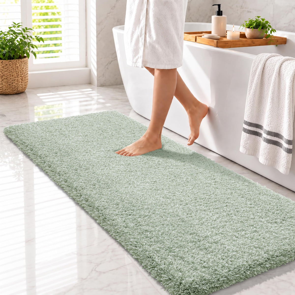 Yimobra Bathroom Rugs Non Slip Washable, Ultra Soft and Water Absorbent Bath Mats, Fluffy Shower Mat Outside, Plush Matts for Bathroom Floor/Sink, 24X17, Home Decor Accessories, Light Gray and White