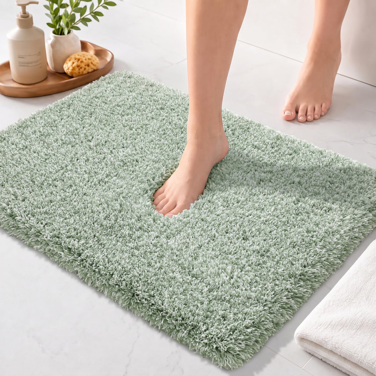Yimobra Bathroom Rugs Non Slip Washable, Ultra Soft and Water Absorbent Bath Mats, Fluffy Shower Mat Outside, Plush Matts for Bathroom Floor/Sink, 24X17, Home Decor Accessories, Light Gray and White