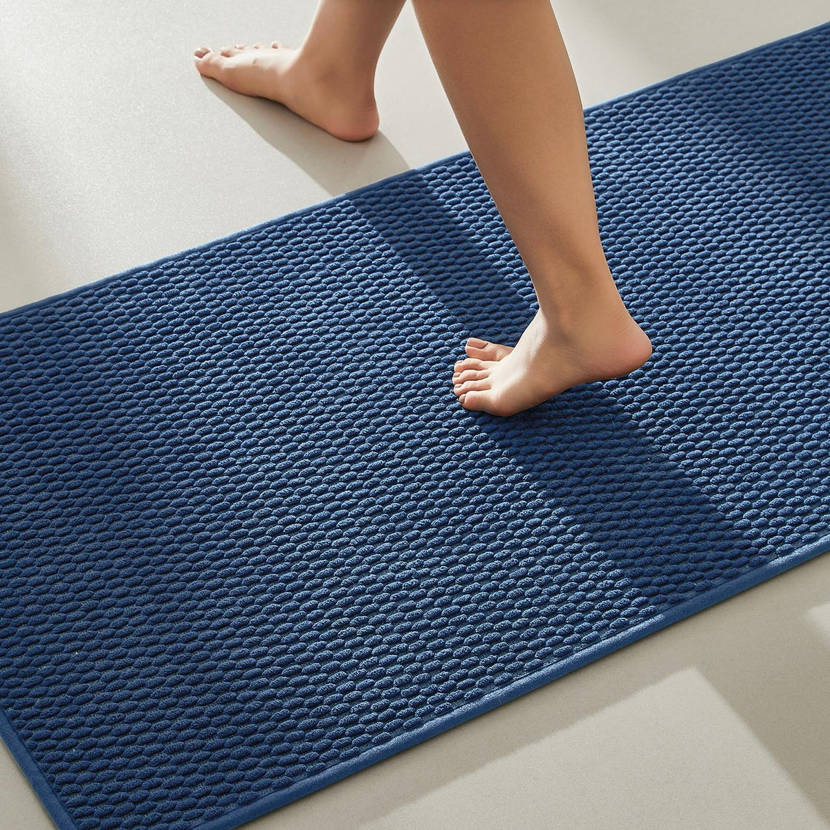 TYUU Bathroom Rugs Non Slip Washable, Super Absorbent Thin Bath Mat Small Quick Dry Low Pile Bathroom Rug, White 16"x24" / 1'4" x 2'