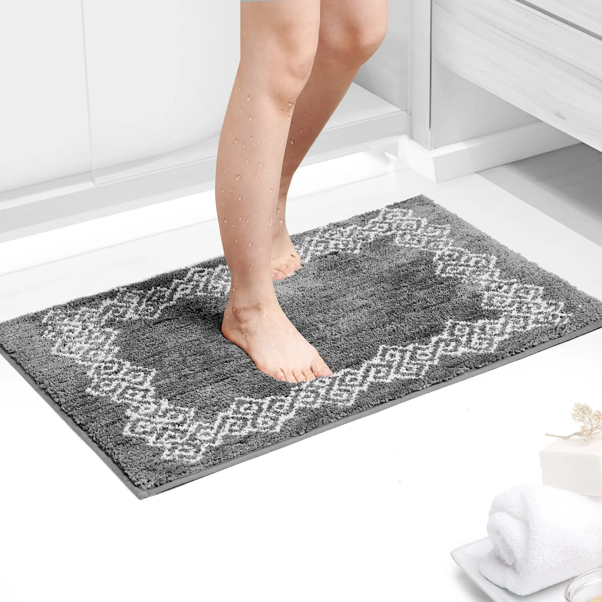Deconovo 1-Piece Polyester Bathroom Rug - Nonslip, Soft High-Density Pile, Durable Ultra-Plush Rectangle Mat, Super Absorbent Machine-Washable Shaggy Accessory for Tub, Shower, Bohemian Modern Rugs for Bathroom Floor